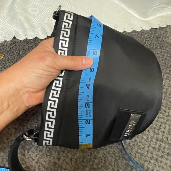 Versace parfums bucket bag - Picture 13 of 16